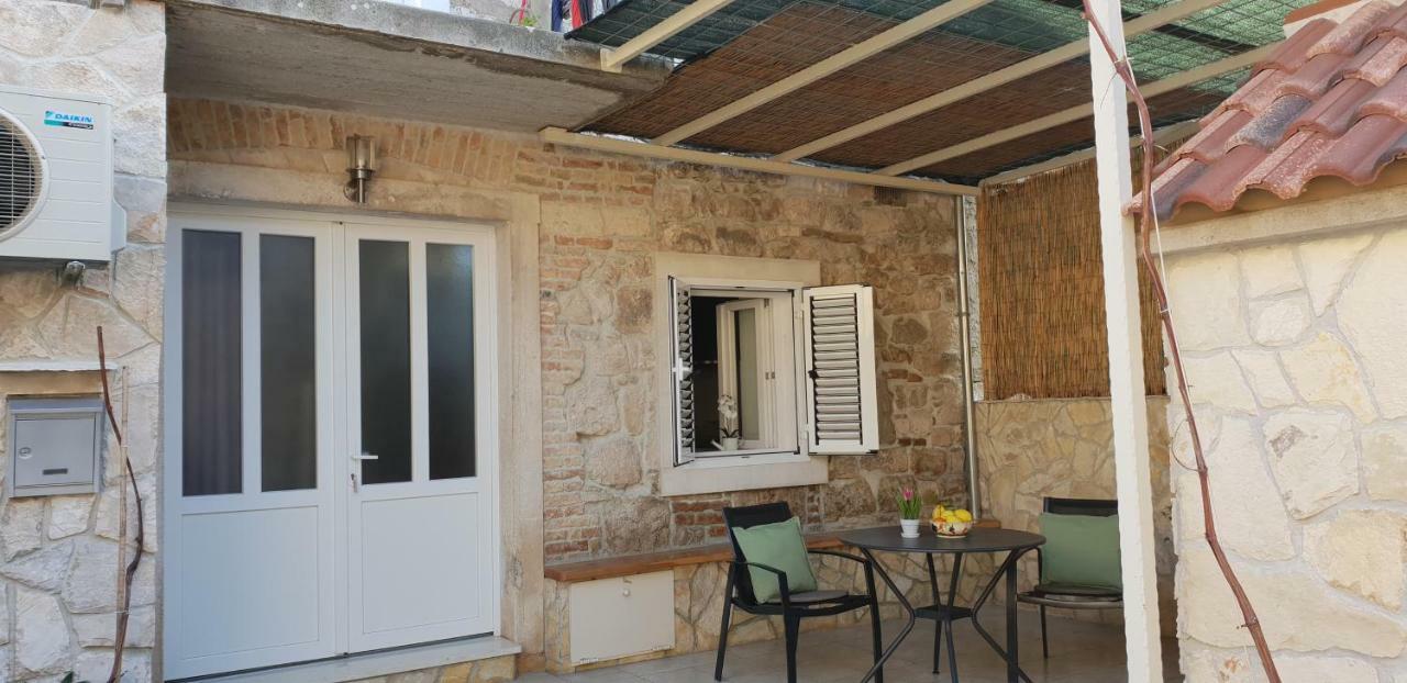 Studio Apartment Klaric Βις Εξωτερικό φωτογραφία